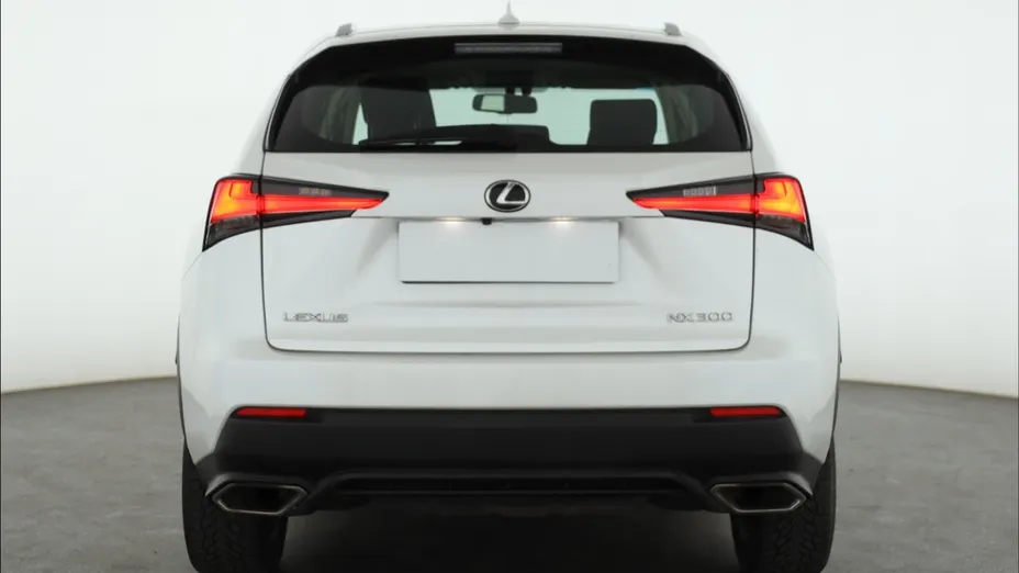 Lexus NX -