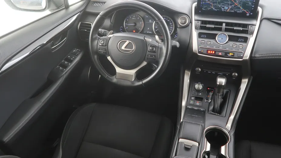 Lexus NX -