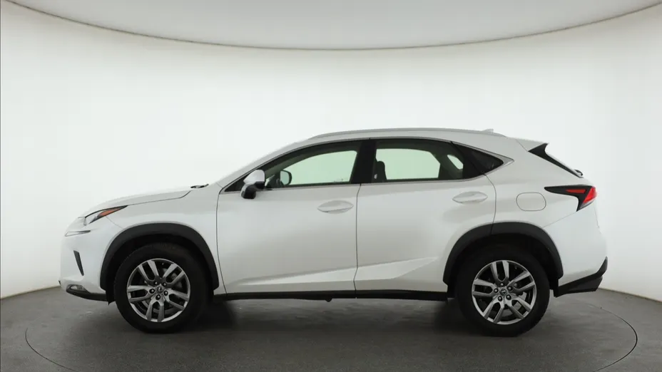 Lexus NX -