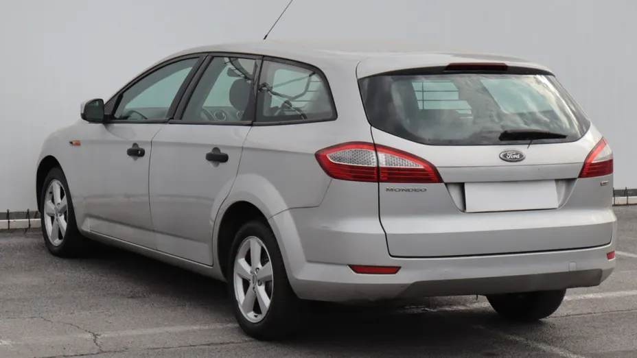 Ford Mondeo -