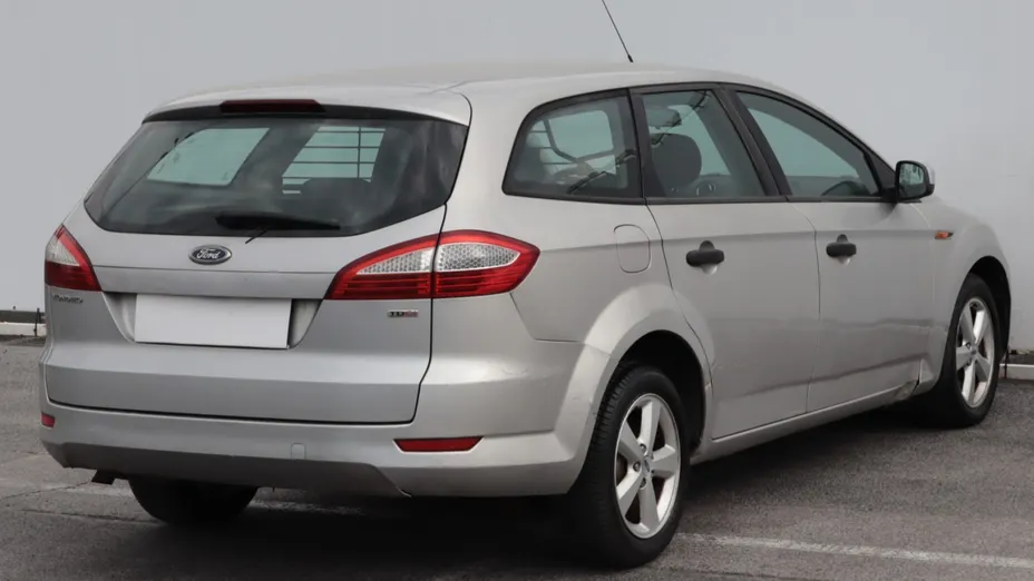 Ford Mondeo -