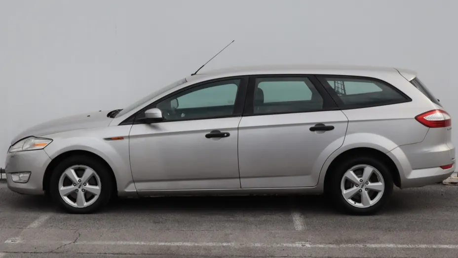Ford Mondeo -