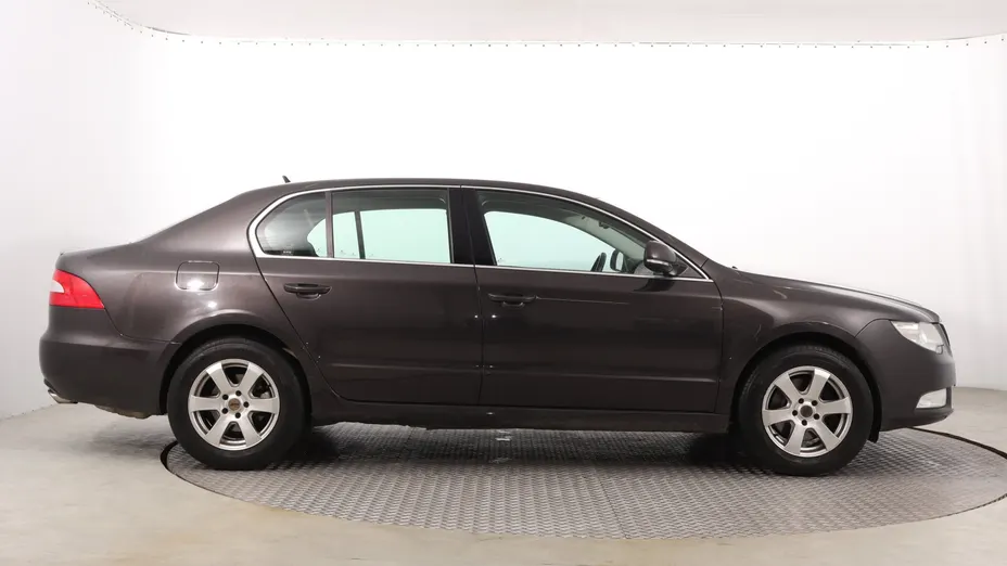 Skoda Superb -