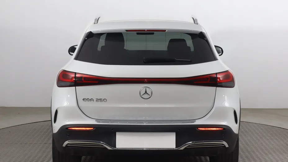 Mercedes EQA -