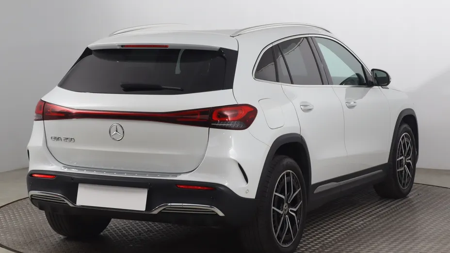 Mercedes EQA -