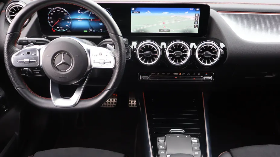 Mercedes EQA -