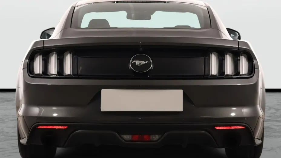 Ford Mustang -