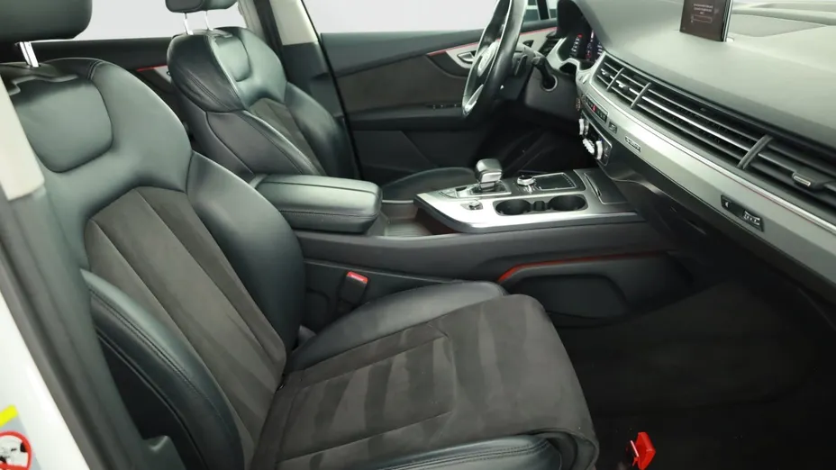 Audi Q7 -