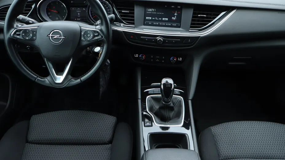 Opel Insignia -