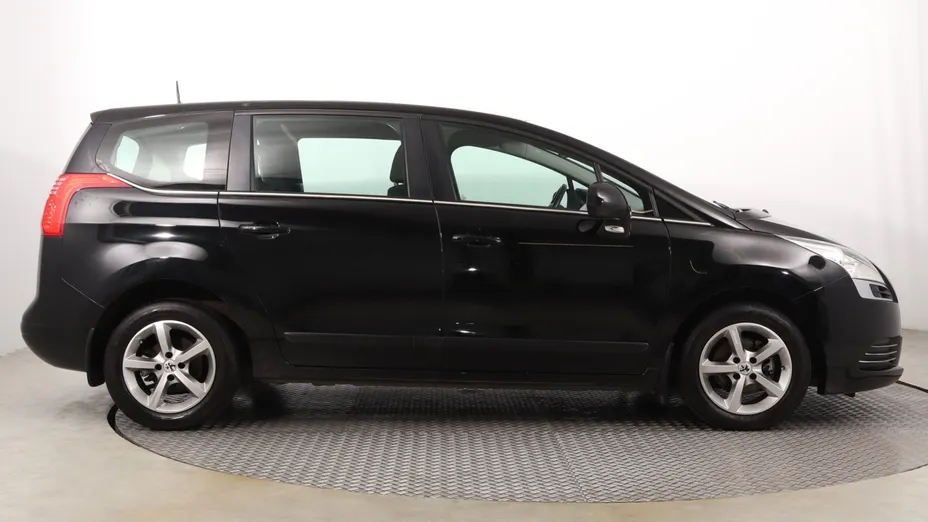 Peugeot 5008 -