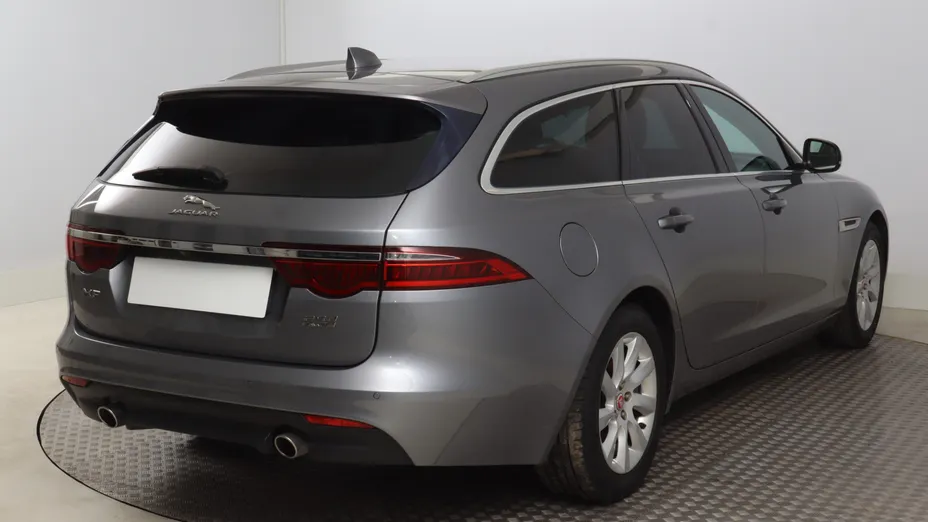 Jaguar XF -
