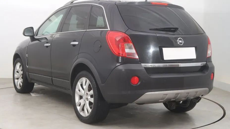 Opel Antara -