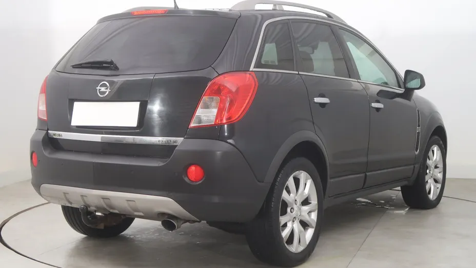 Opel Antara -