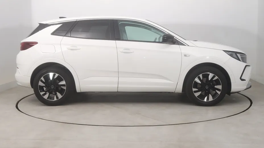 Opel Grandland -