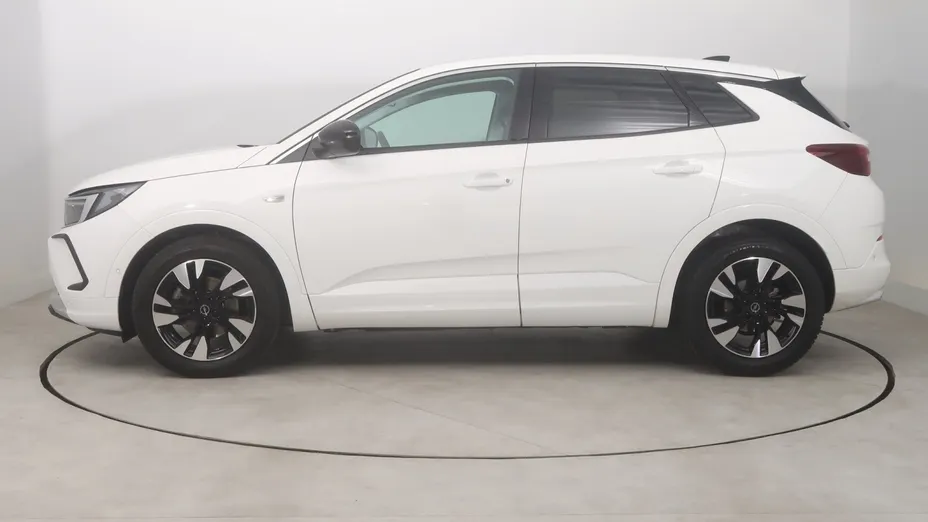 Opel Grandland -