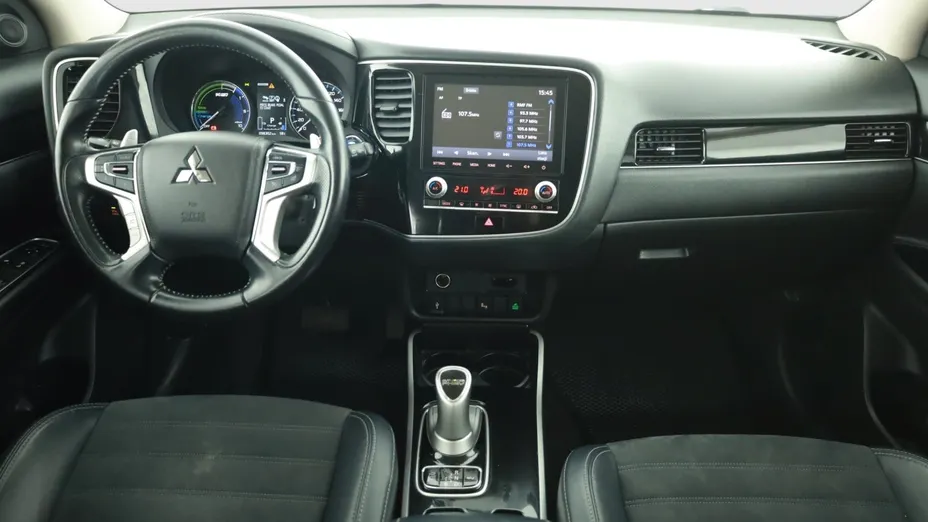 Mitsubishi Outlander -