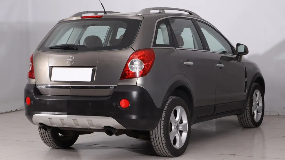Opel Antara -