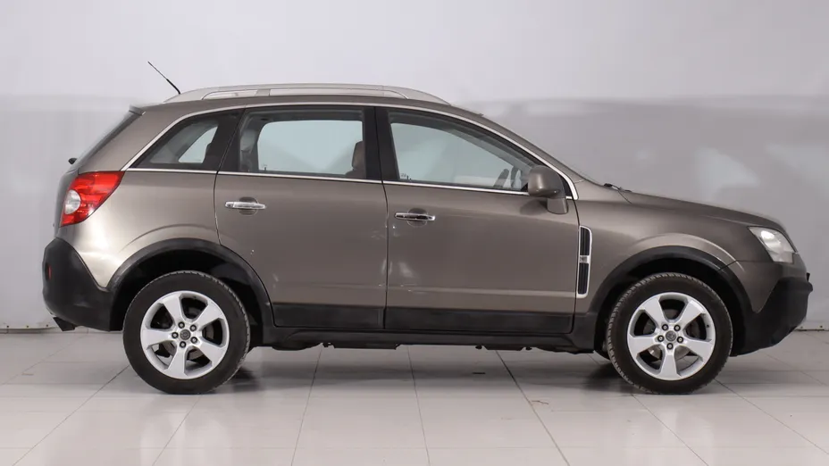Opel Antara -