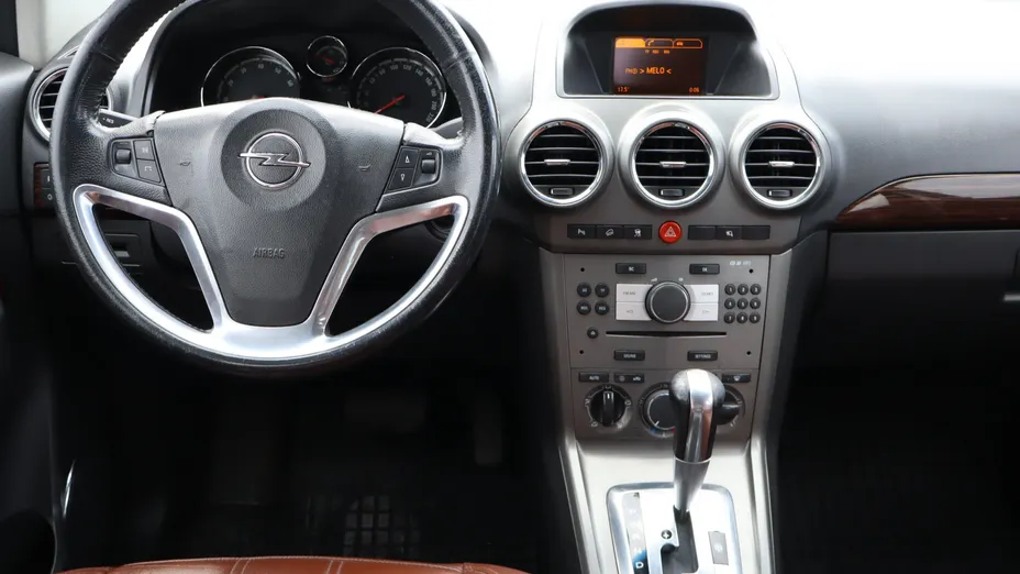 Opel Antara -