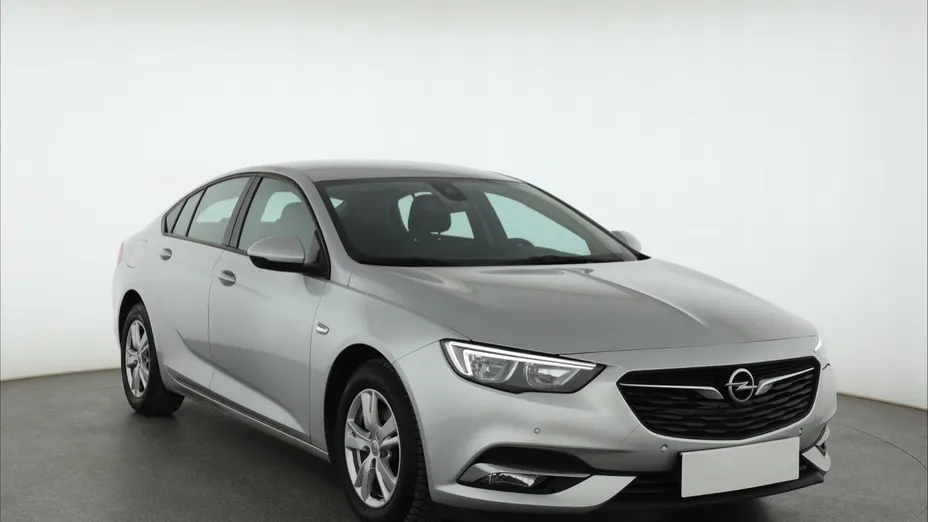 Opel Insignia -