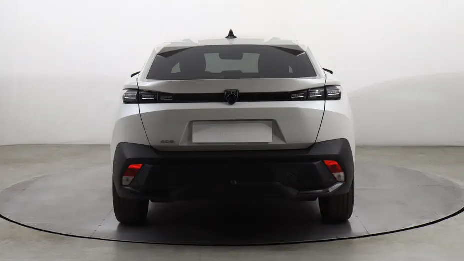 Peugeot 408 -
