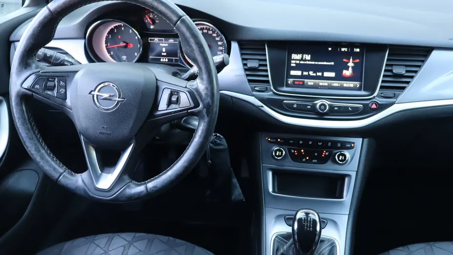 Opel Astra -
