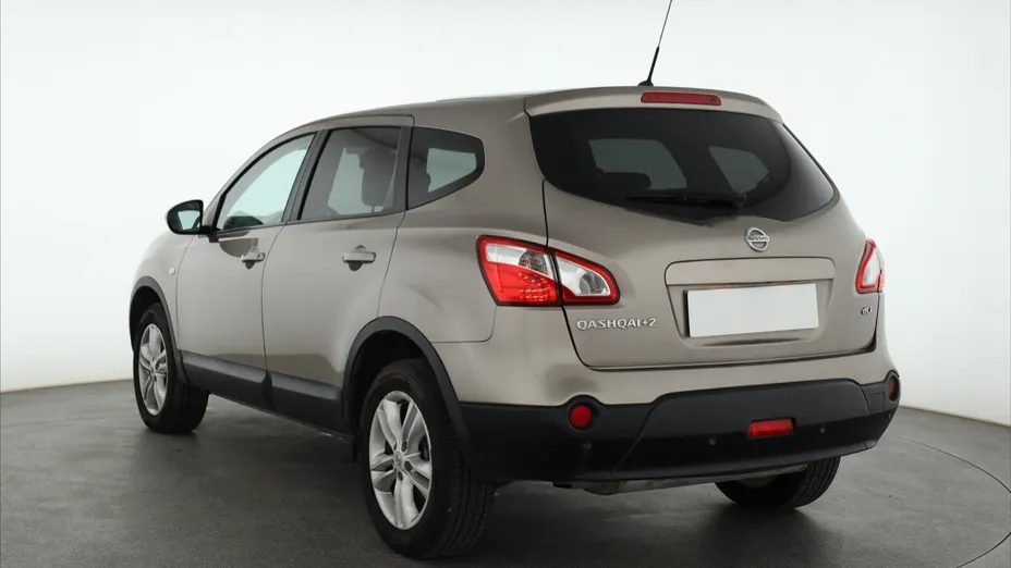 Nissan Qashqai+2 -