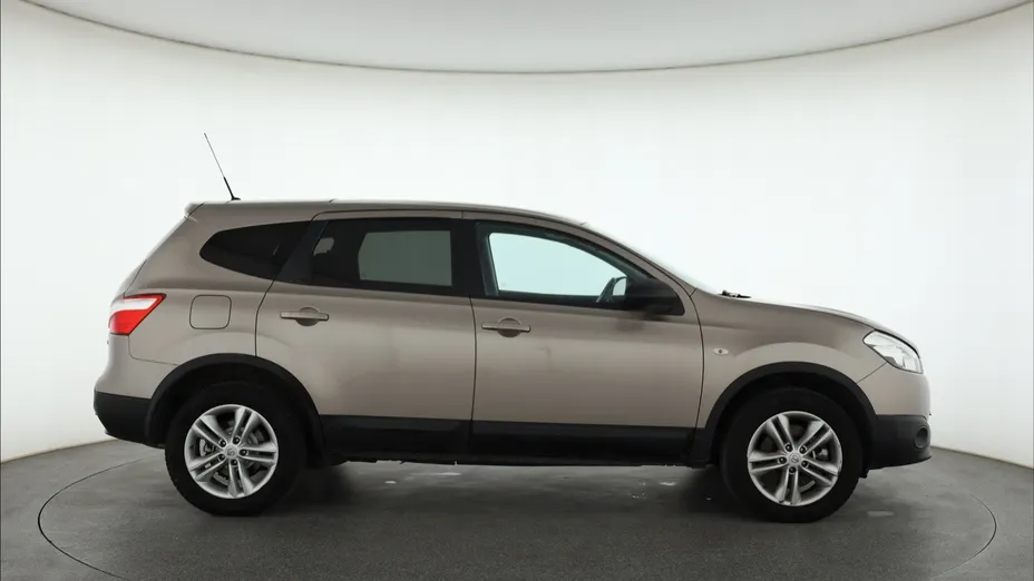 Nissan Qashqai+2 -