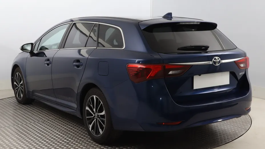 Toyota Avensis -