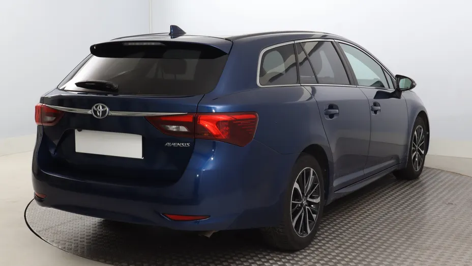 Toyota Avensis -