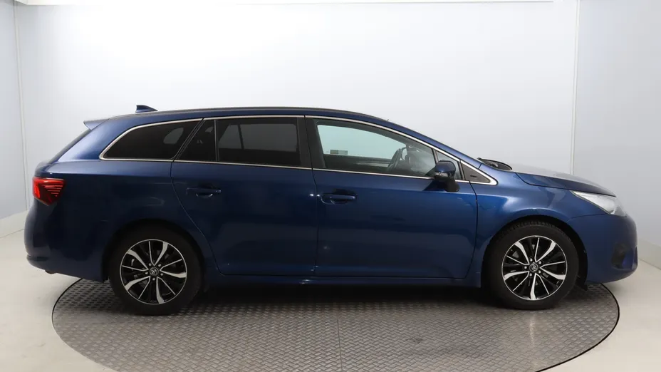 Toyota Avensis -