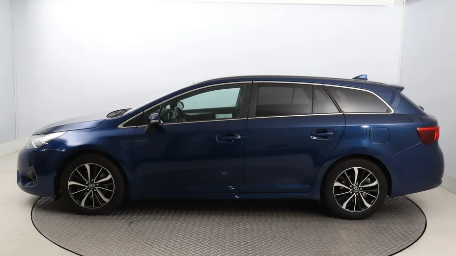 Toyota Avensis -