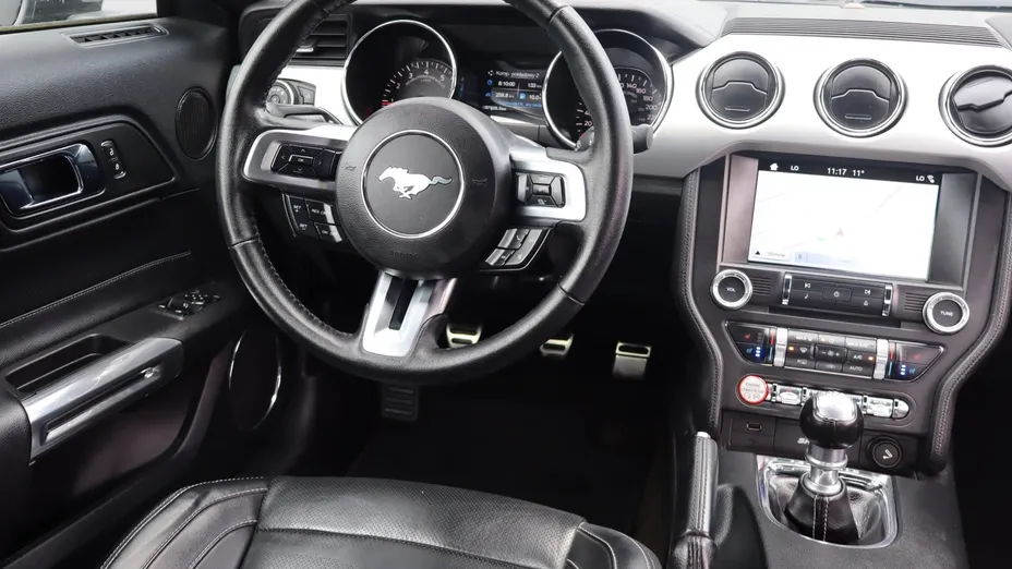 Ford Mustang -