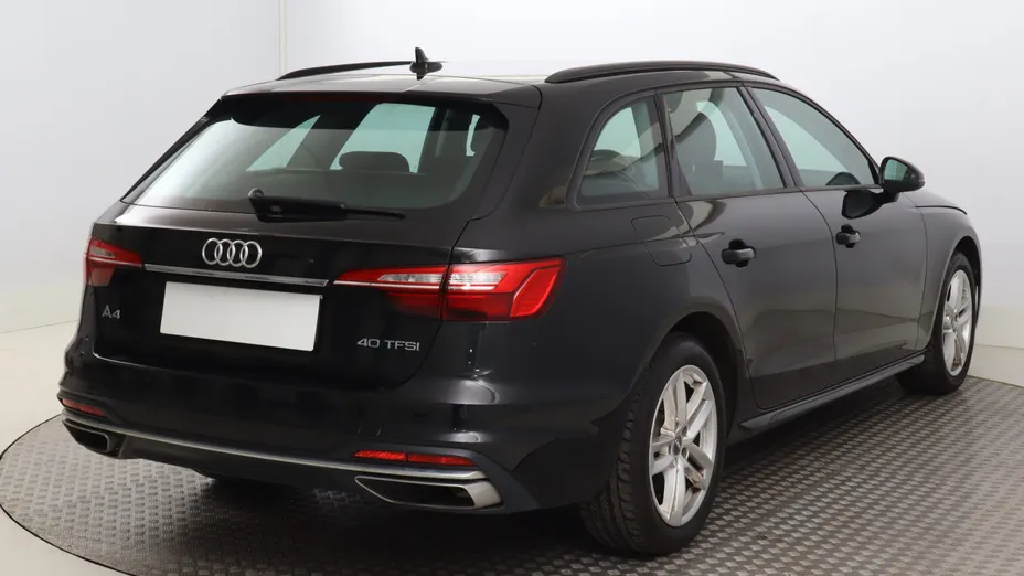 Audi A4 -