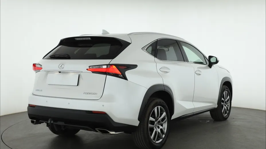 Lexus NX -