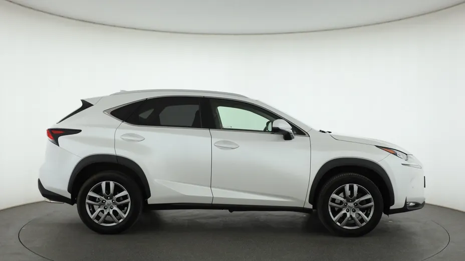 Lexus NX -
