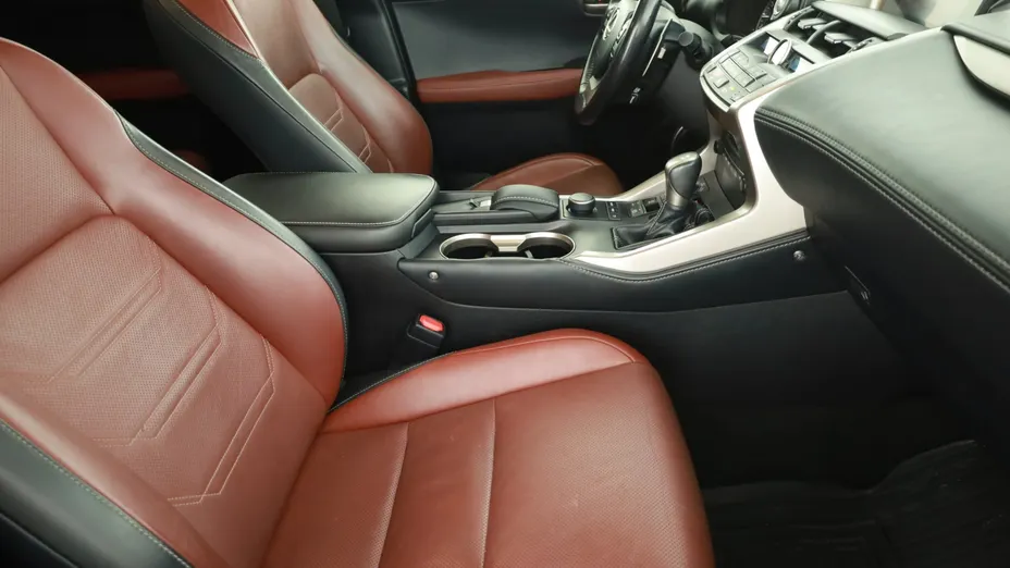 Lexus NX -