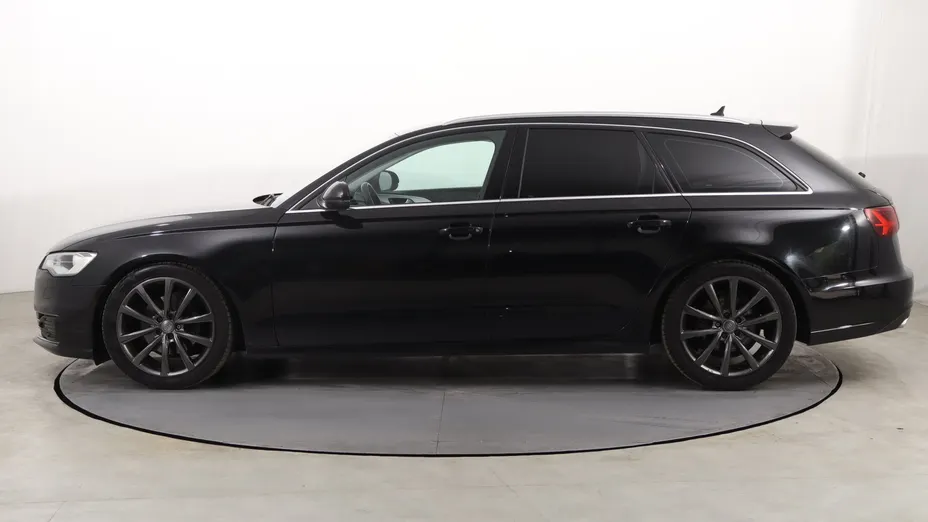 Audi A6 -