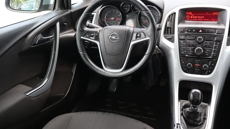 Opel Astra -