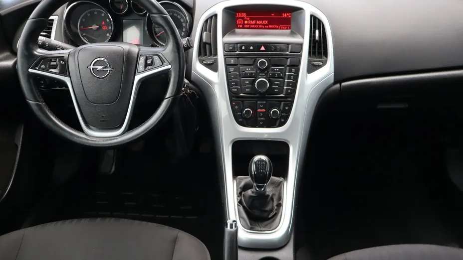 Opel Astra -