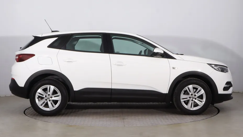 Opel Grandland -