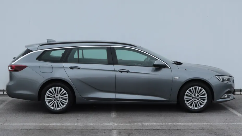 Opel Insignia -