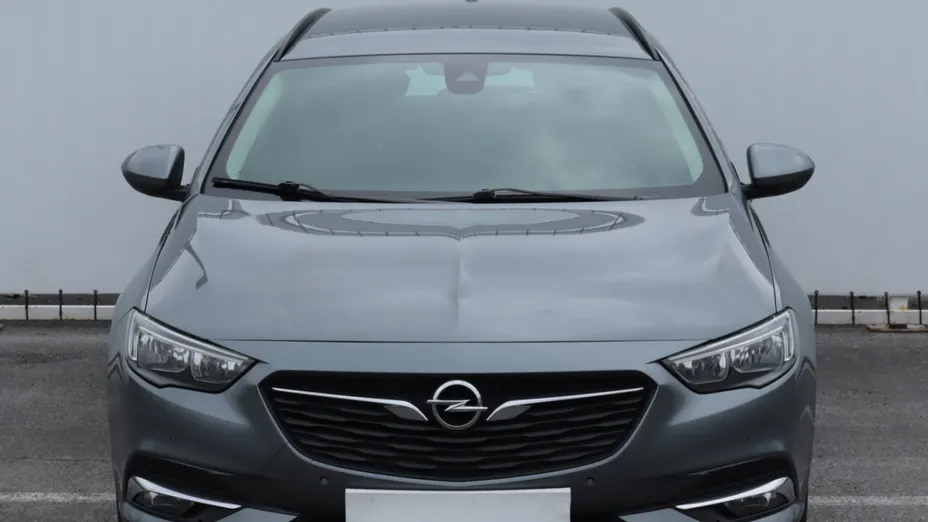 Opel Insignia -