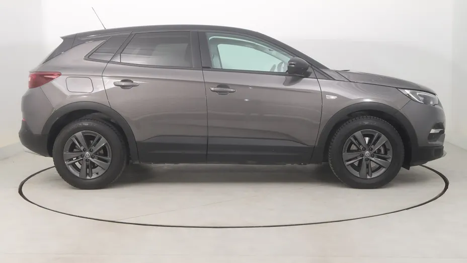 Opel Grandland -