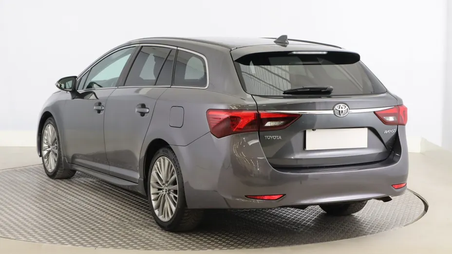 Toyota Avensis -