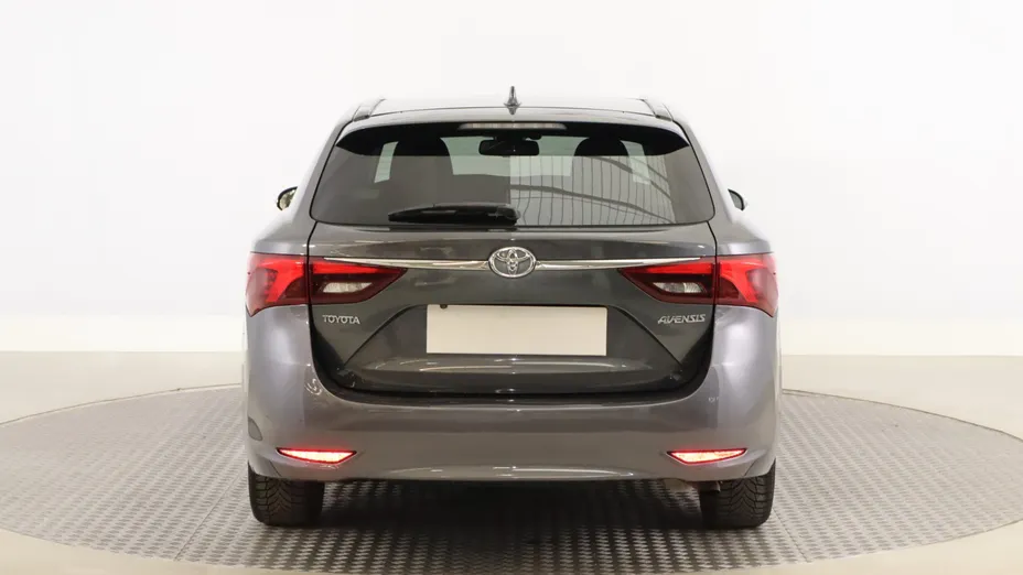 Toyota Avensis -