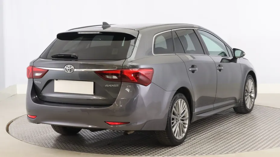 Toyota Avensis -