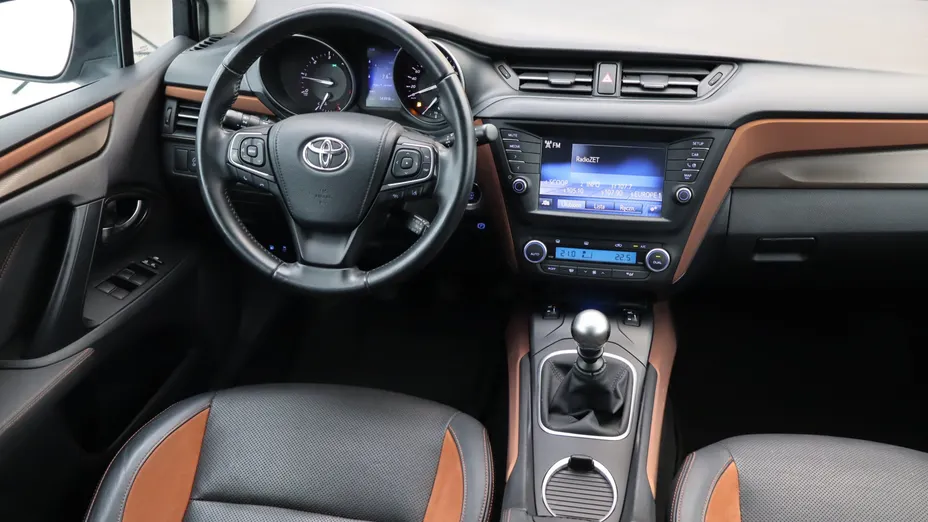 Toyota Avensis -