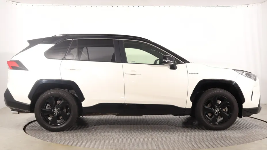 Toyota RAV4 -