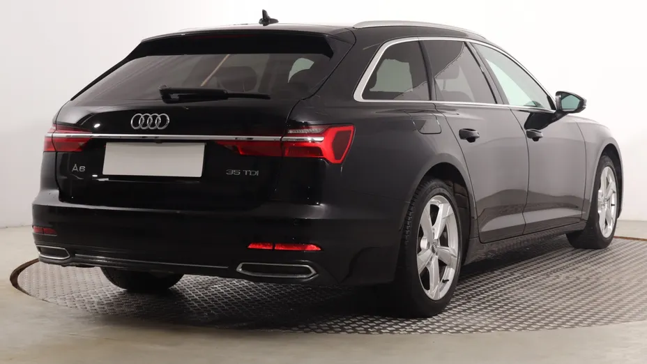 Audi A6 -